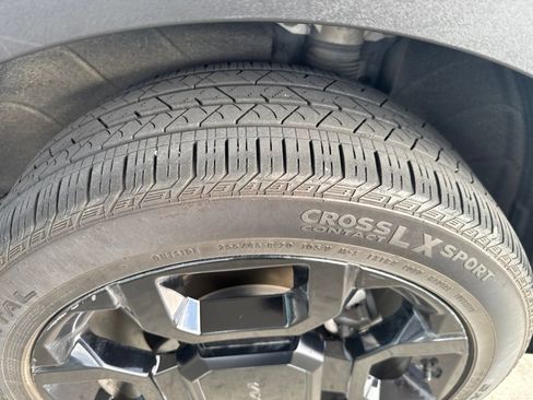 Used 2025 Kia Sorento SX Prestige AWD/4WD image 12