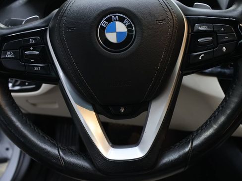 Used 2018 BMW 530e xDrive w/ Premium Package 2 AWD/4WD image 18