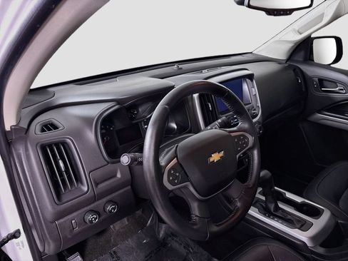 Used 2018 Chevrolet Colorado LT AWD/4WD image 11
