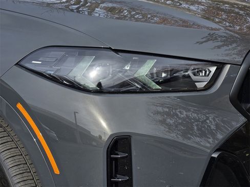 New 2026 BMW X6 xDrive40i w/ Climate Comfort Package image 8