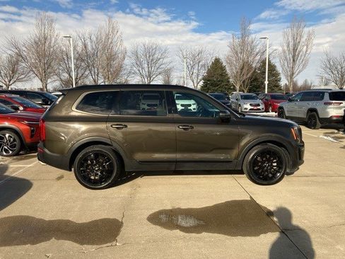 Used 2022 Kia Telluride EX w/ EX Premium Package image 5