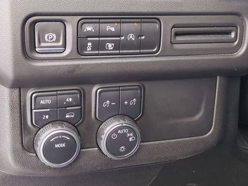 Used 2023 Chevrolet Tahoe RST image 17