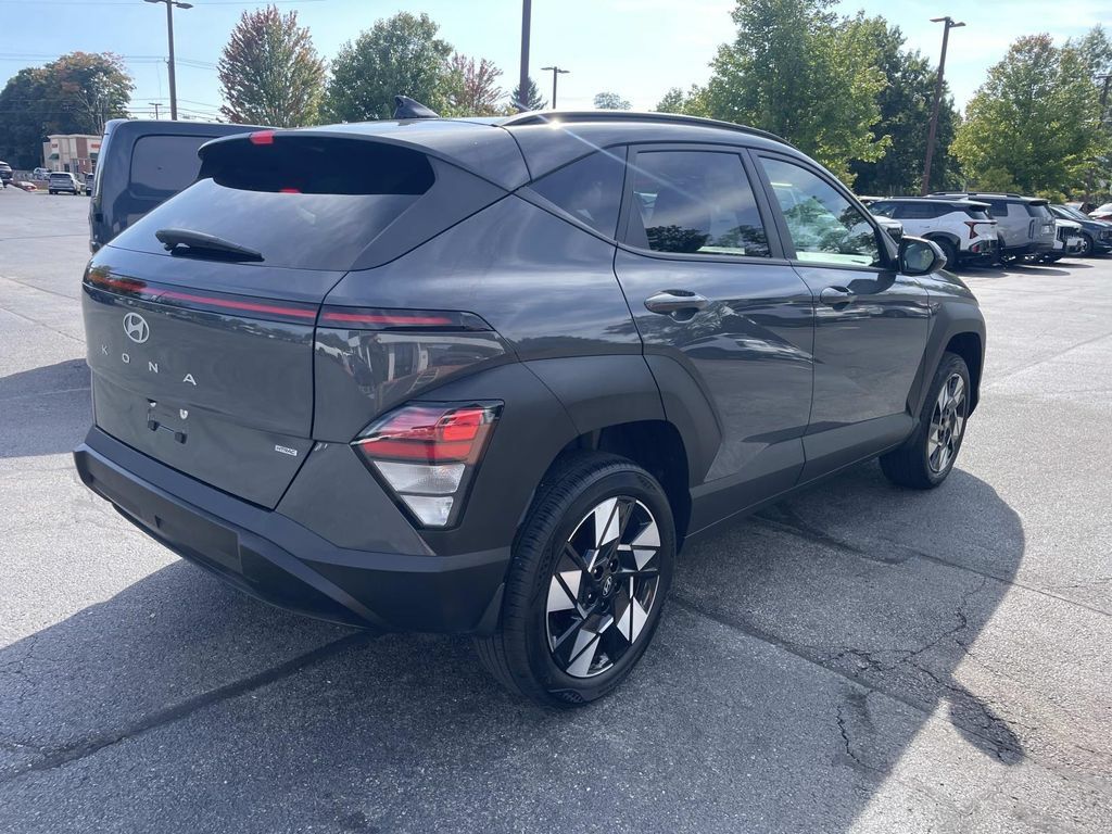 Used 2025 Hyundai Kona SEL AWD/4WD image 6