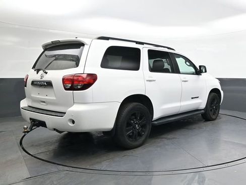 Used 2018 Toyota Sequoia TRD Sport image 4