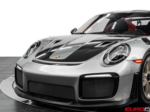 Used 2019 Porsche 911 GT2 RS RWD image 16