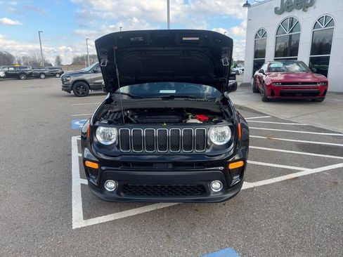 Used 2020 Jeep Renegade Latitude image 4