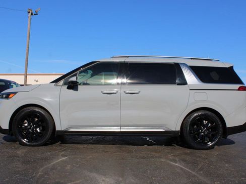 Used 2024 Kia Carnival SX Prestige image 11