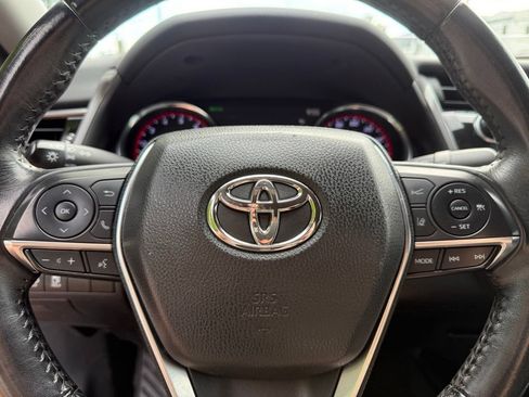 Used 2019 Toyota Camry XSE FWD image 33