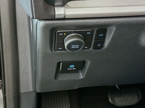 Used 2025 Ford Expedition Active AWD/4WD image 17