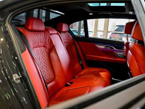 Used 2022 BMW 750i xDrive 750i xDrive, M-Sport, Executiv w/ Executive Package image 23