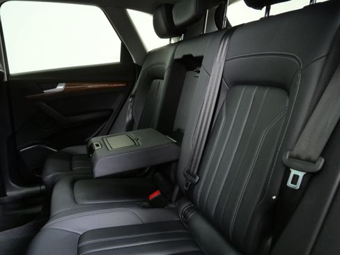 Used 2023 Audi Q5 2.0T Premium w/ Convenience Package AWD/4WD image 17