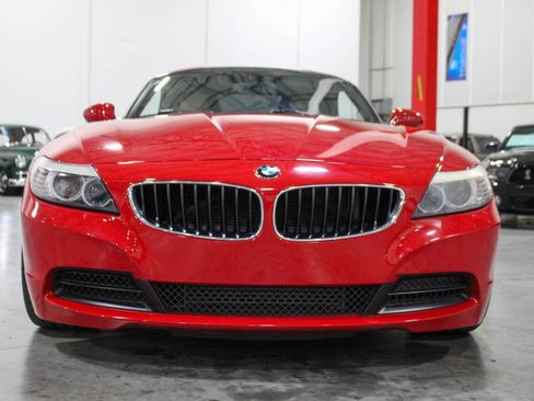 Used 2010 BMW Z4 sDrive35i image 9