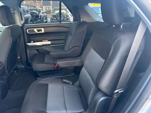Used 2023 Ford Explorer XLT image 16