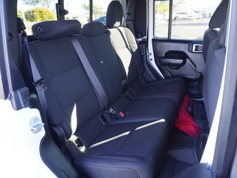 Used 2022 Jeep Gladiator Sport image 10