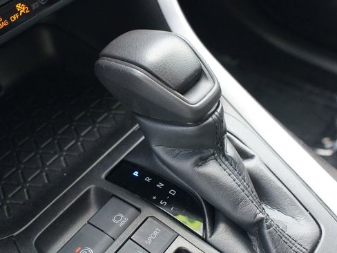 Used 2023 Toyota RAV4 XLE image 10