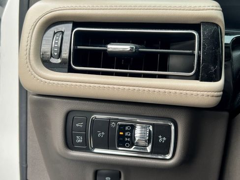 Used 2023 Lincoln Nautilus Reserve w/ Equipment Group 201A image 24