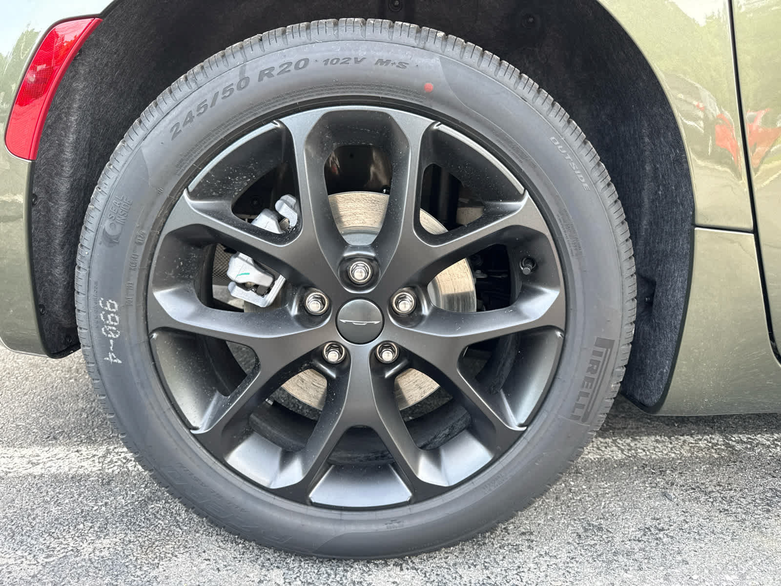 New 2027 Chrysler Pacifica Limited AWD/4WD image 12