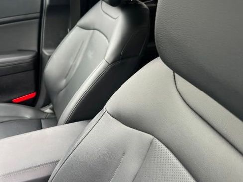 Used 2025 Kia Sportage EX w/ Premium Package FWD image 14