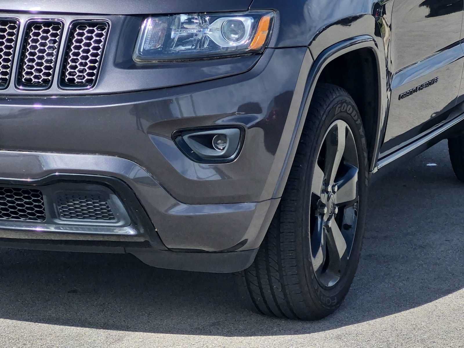 Used 2015 Jeep Grand Cherokee Altitude AWD/4WD image 11