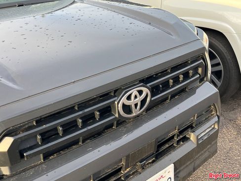 Certified 2025 Toyota 4Runner SR5 AWD/4WD image 7