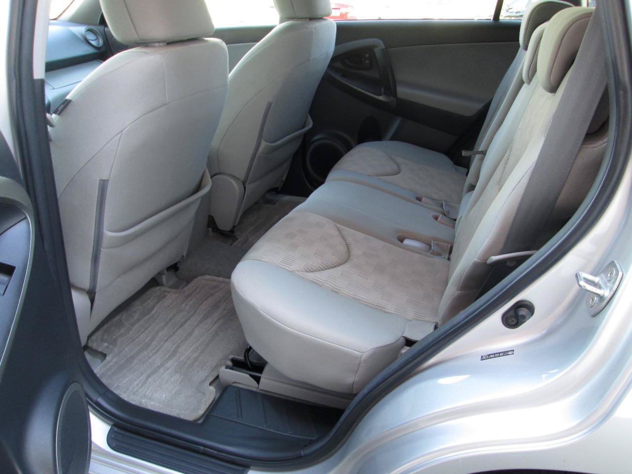 Used 2011 Toyota RAV4 4WD w/ Base L4 Extra Value Pkg image 30