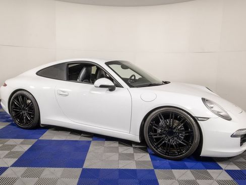Used 2015 Porsche 911 Carrera image 3