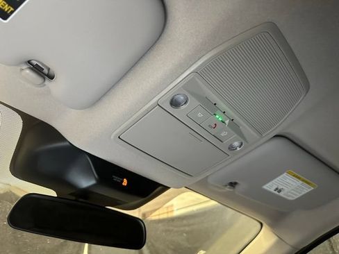 New 2026 Nissan Kicks SR w/ Cold Weather Package FWD image 32