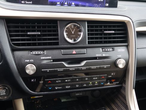 Used 2022 Lexus RX 350L Luxury image 25