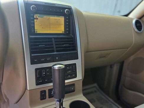 Used 2010 Mercury Mountaineer Premier RWD image 11