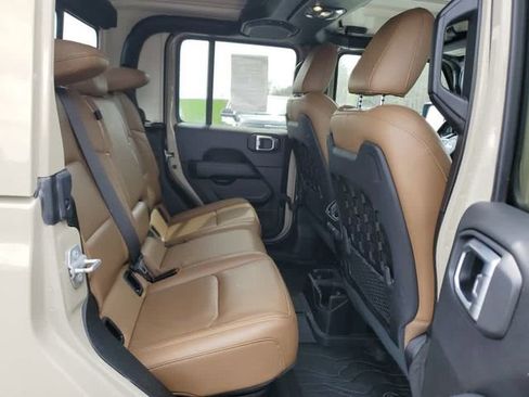 Used 2020 Jeep Gladiator Rubicon w/ LED Lighting Group AWD/4WD image 23