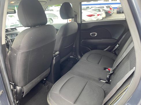 Used 2016 Kia Soul + FWD image 20