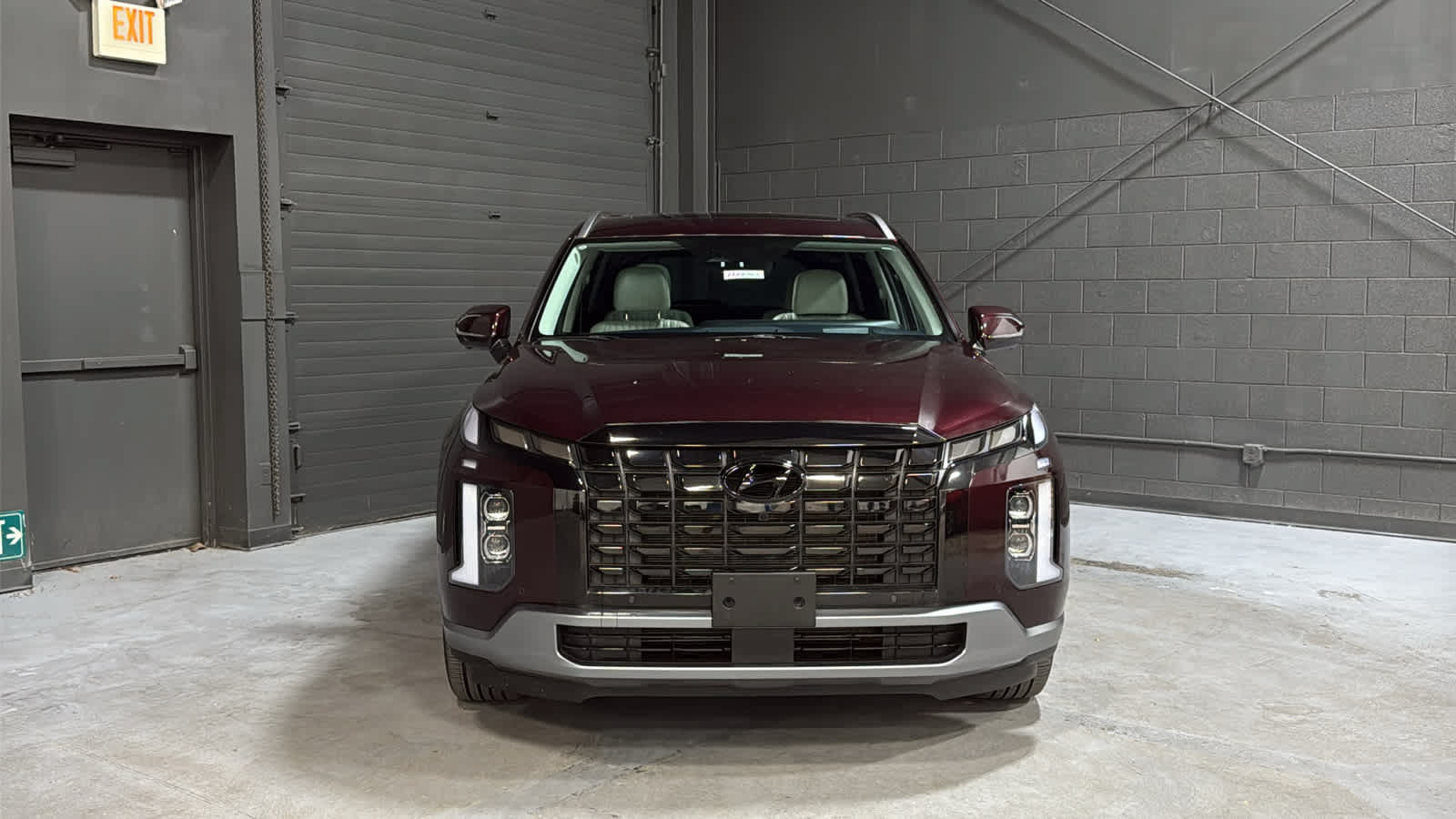 Used 2024 Hyundai Palisade Limited AWD/4WD image 2