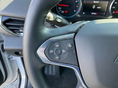 Used 2023 Chevrolet Traverse LT image 11