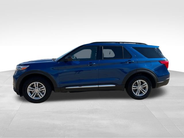 Used 2023 Ford Explorer XLT w/ Equipment Group 202A AWD/4WD image 3