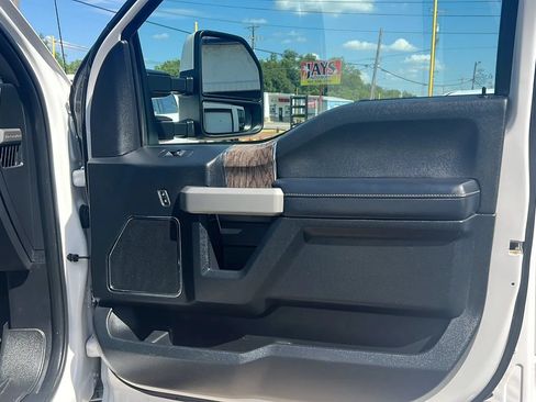 Used 2017 Ford F250 Lariat w/ Lariat Ultimate Package AWD/4WD image 15