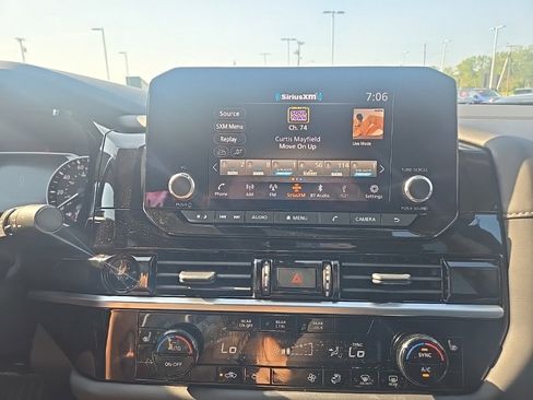 New 2025 Nissan Pathfinder SV image 17