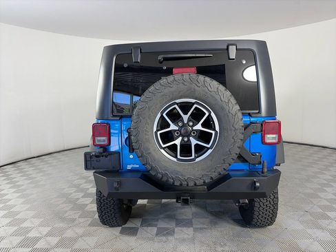 Used 2016 Jeep Wrangler Unlimited Rubicon w/ Connectivity Group AWD/4WD image 6