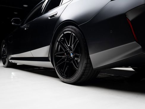 Used 2025 BMW M5 w/ Carbon Package image 81