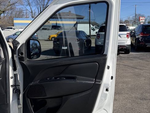 Used 2019 RAM ProMaster City Tradesman SLT FWD image 19