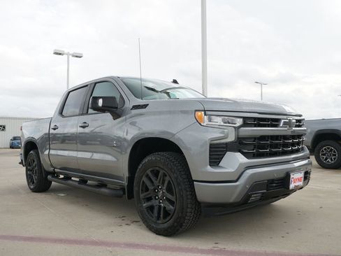 Used 2023 Ford F350 Lariat image 3