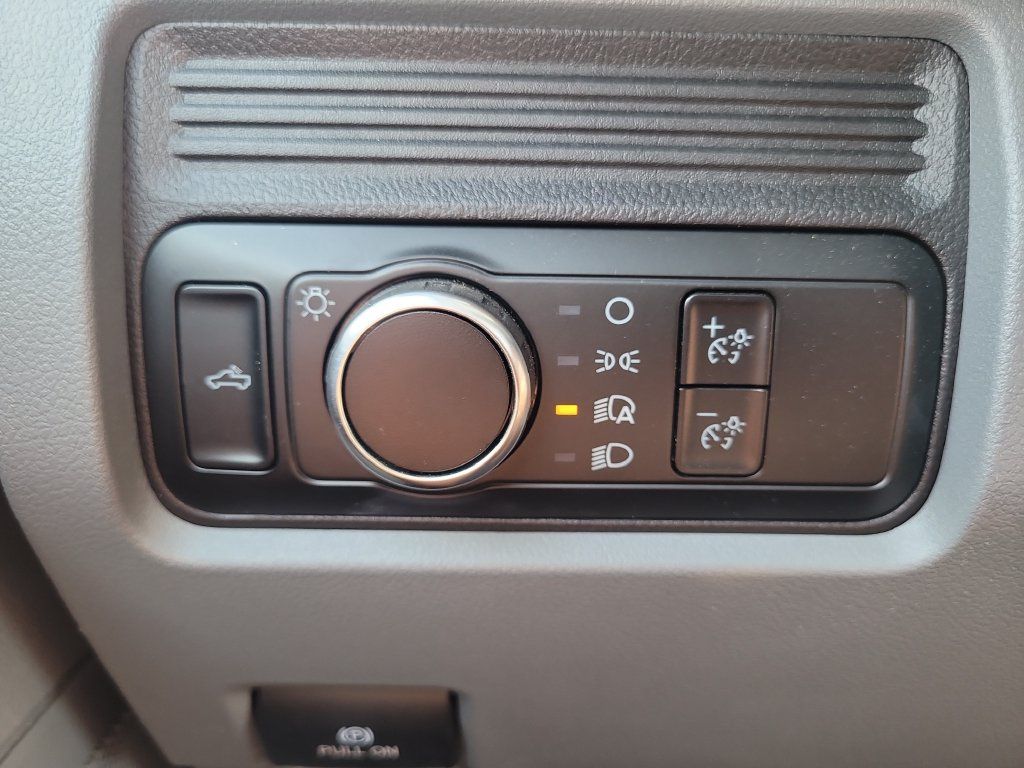 Certified 2024 Ford F350 XL w/ 360-Degree Camera Package RWD image 25