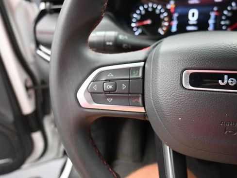 Used 2025 Jeep Compass Trailhawk AWD/4WD image 25