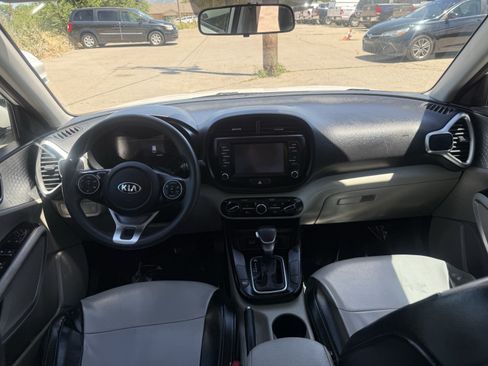 Used 2021 Kia Soul LX FWD image 11