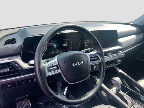 Used 2023 Kia Telluride EX w/ EX Captain's Chair Package FWD image 9