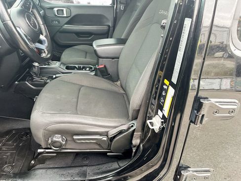 Used 2020 Jeep Wrangler Unlimited Sahara AWD/4WD image 20
