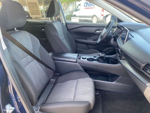 Used 2025 Nissan Rogue SV image 38