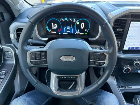 Used 2022 Ford F150 Limited image 10