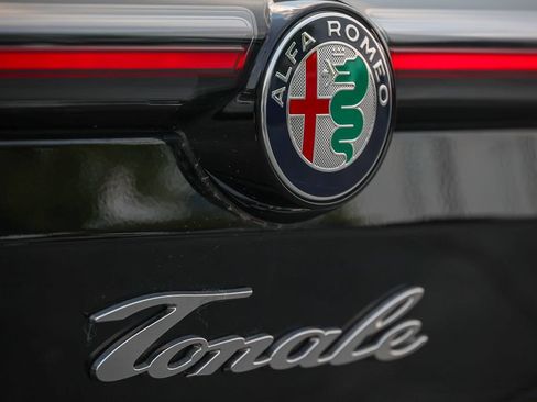 Used 2024 Alfa Romeo Tonale Ti AWD/4WD image 16