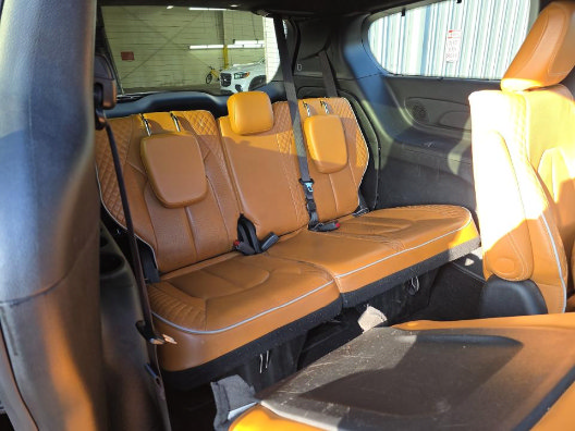 Used 2022 Chrysler Pacifica Pinnacle FWD image 12
