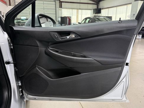Used 2017 Chevrolet Cruze LT w/ Convenience Package FWD image 16